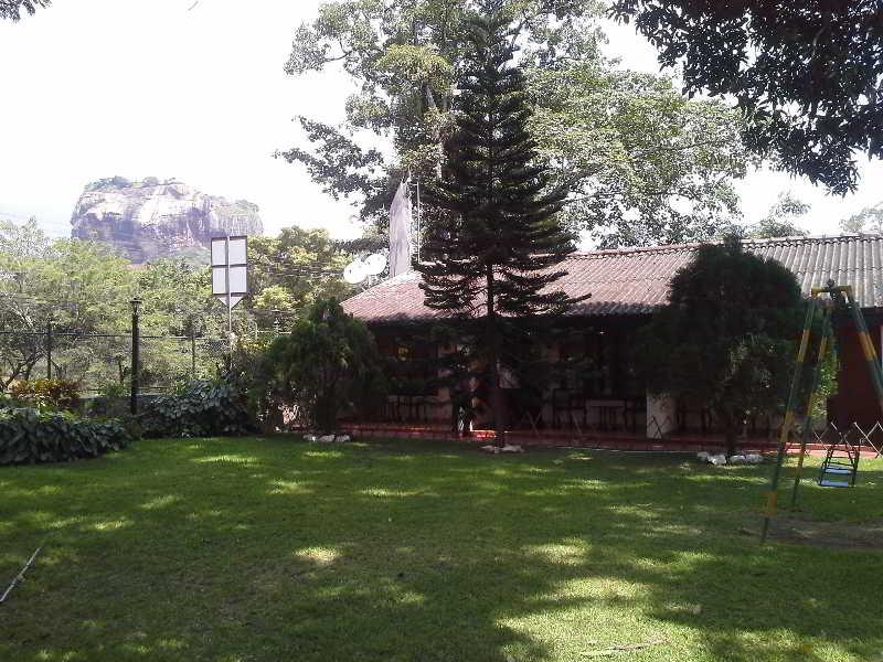Sigiriya Rest House Eksteriør bilde